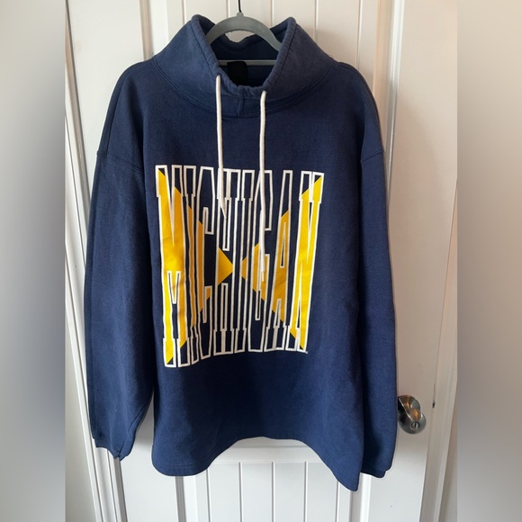 VINTAGE University of Michigan Sweater - Picture 2 of 7